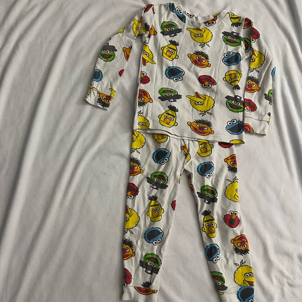GAP Sesame Street Character Pajama Set - Yellow and Green